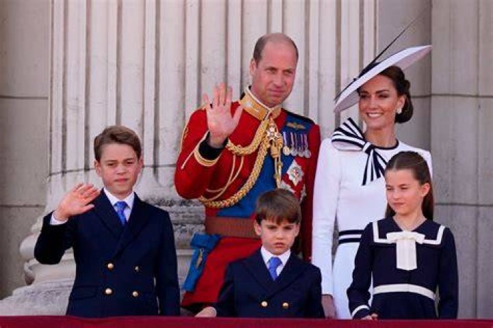 ルイ王子のダンスが世界を魅了——イギリス王室の小さなスターに迫る